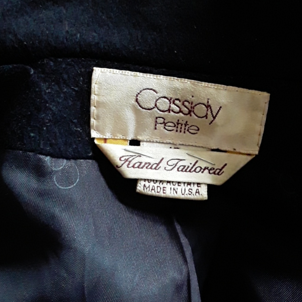 Coat - Picture 3 of 6